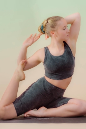 nice to meet me Damen vegan Biker Shorts Essential Stone Wash Schwarz